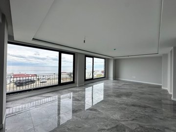 Interior 3