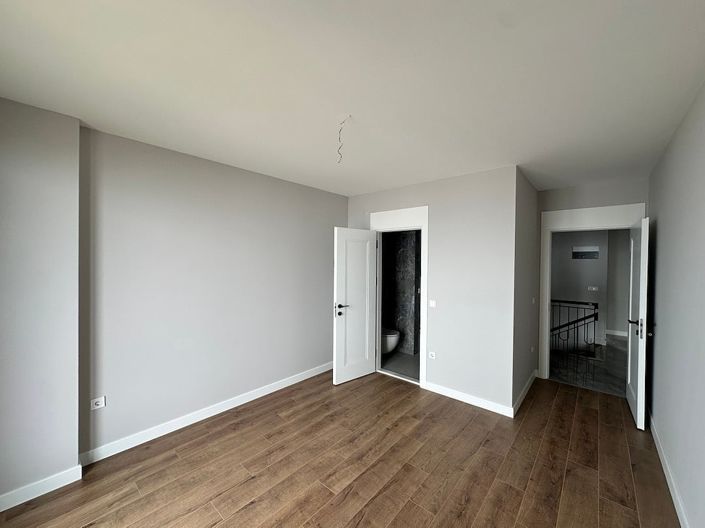 Image No.18-5 Bed House/Villa for sale