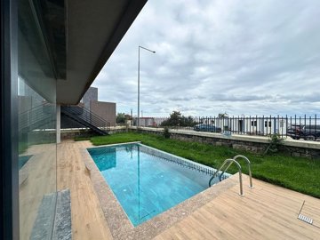 Exterior 4