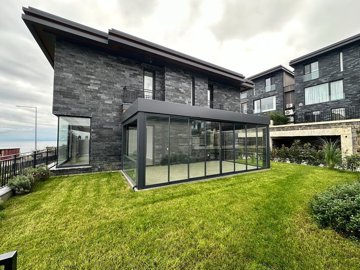 Exterior 7