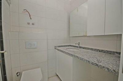 Interior 6
