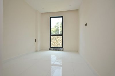 Interior 4