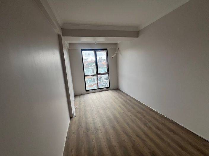 Image No.10-5 Bed Apartment for sale