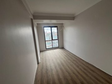 Interior 6
