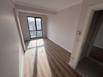 Interior 6