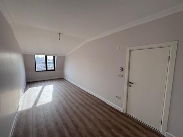 Interior 7