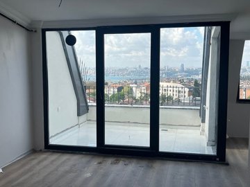 Interior 10