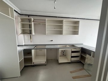 Interior 4