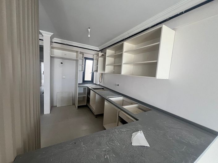 Image No.9-5 Bed Apartment for sale