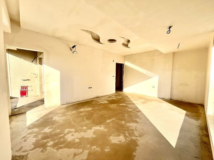 Image No.10-3 Bed Apartment for sale
