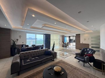 Interior 2