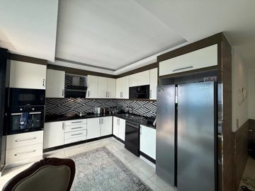 Interior 6