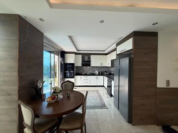 Interior 7