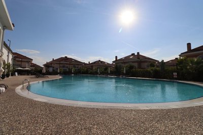 Exterior 12