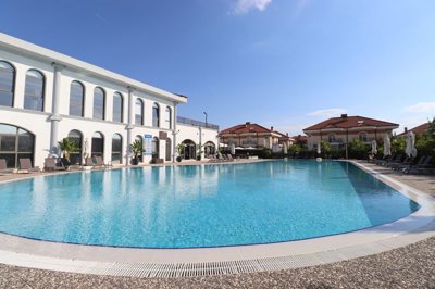 Exterior 7