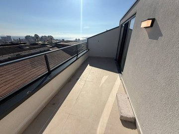 Interior 10