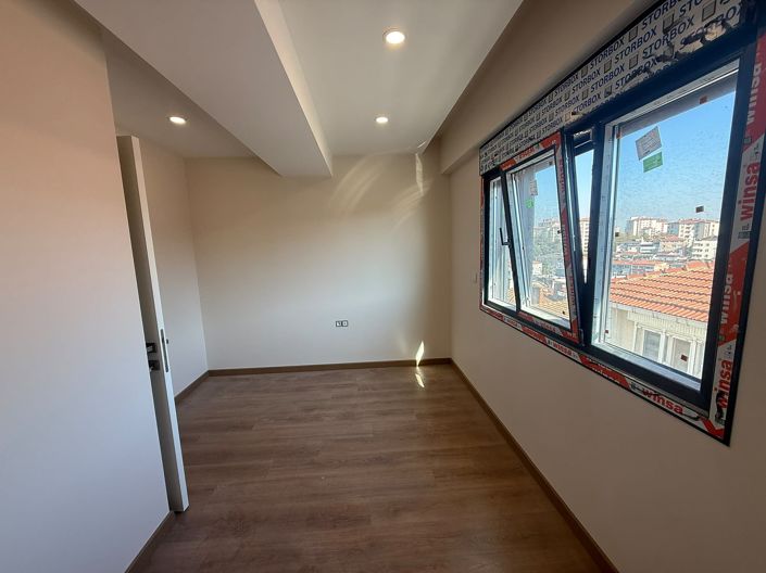 Image No.10-3 Bed Apartment for sale