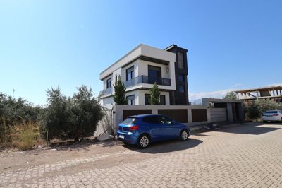 Exterior 14