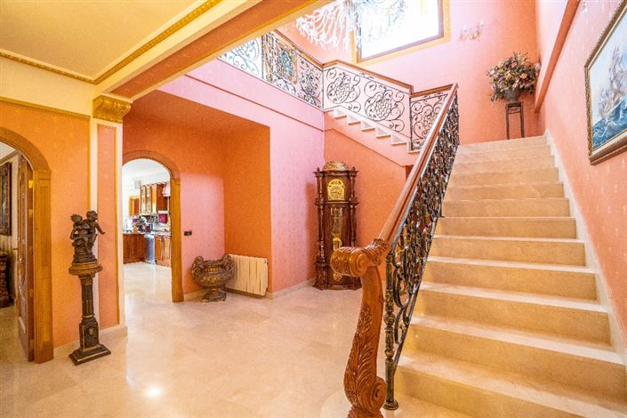 Image No.25-7 Bed Villa for sale