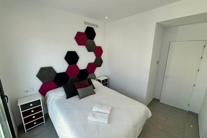 Image No.17-3 Bed Villa for sale