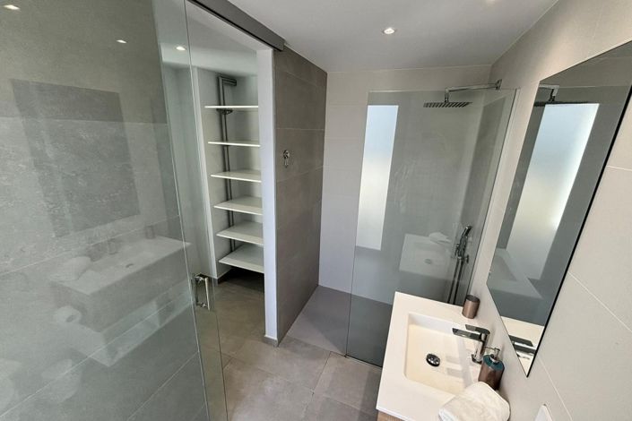 Image No.19-3 Bed Villa for sale