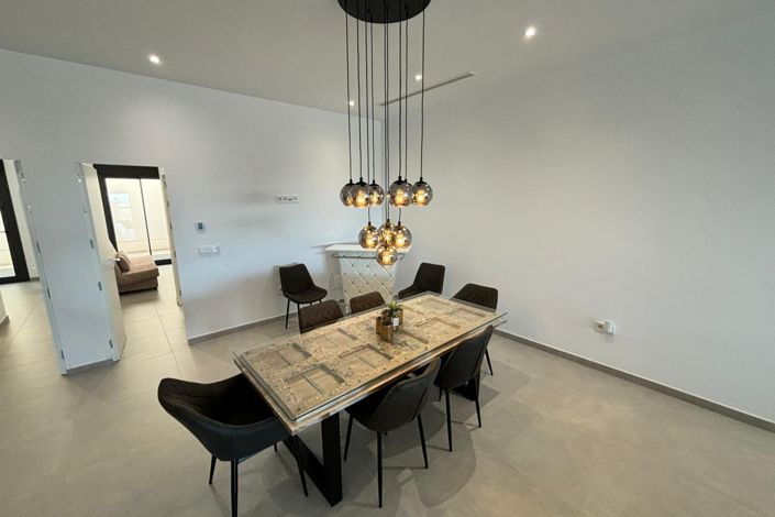 Image No.36-3 Bed Villa for sale