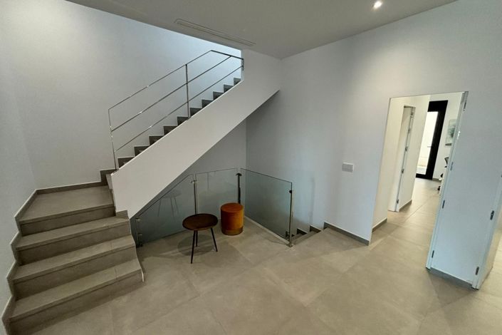 Image No.42-3 Bed Villa for sale