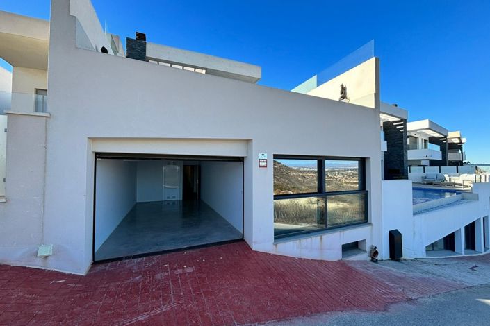 Image No.47-3 Bed Villa for sale