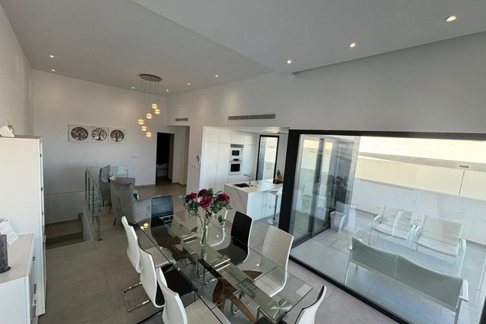 Image No.6-3 Bed Villa for sale