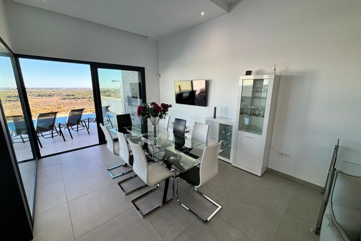 Image No.7-3 Bed Villa for sale