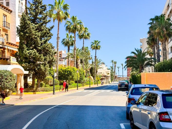 Image No.41-3 Bed Apartment for sale