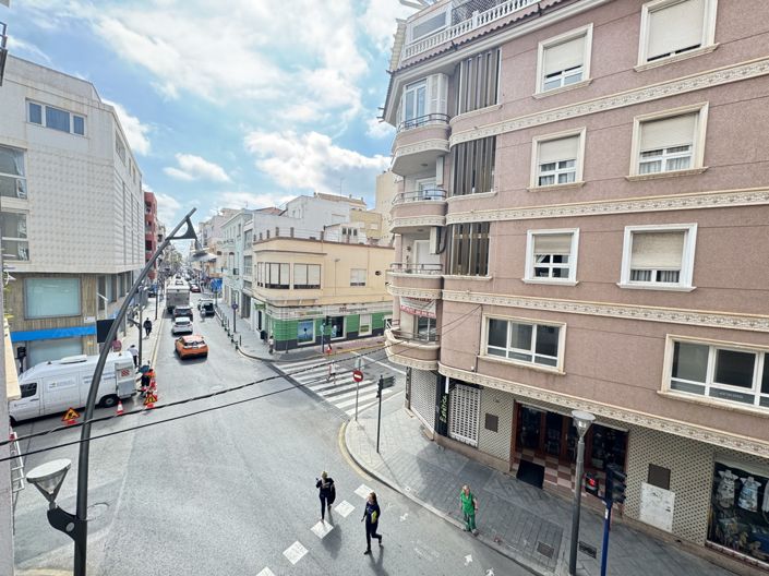 Image No.20-3 Bed Apartment for sale