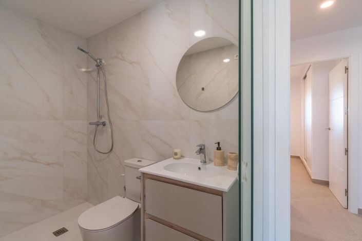 Image No.40-2 Bed Apartment for sale