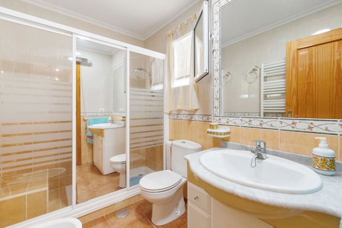 Image No.12-3 Bed Apartment for sale