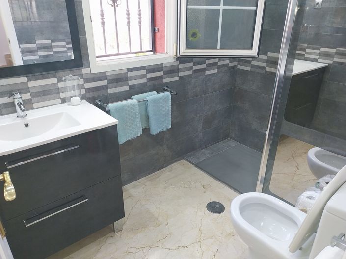 Image No.19-3 Bed Townhouse for sale