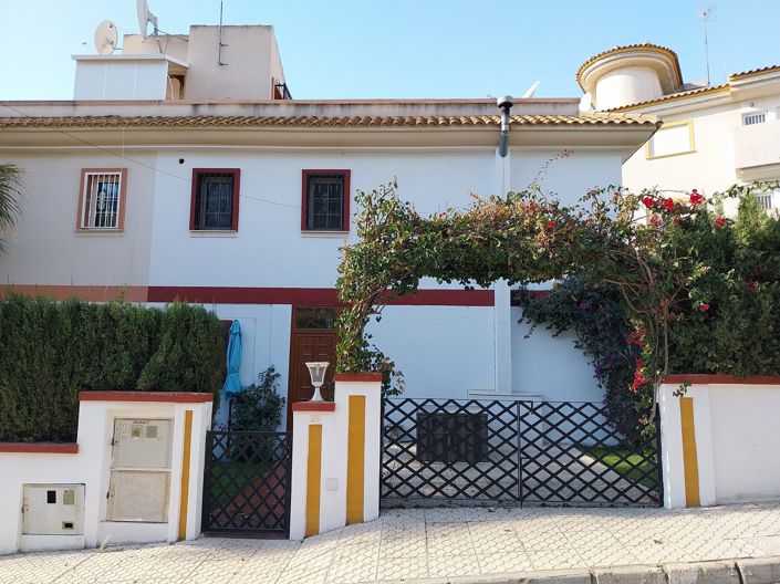 Image No.35-3 Bed Townhouse for sale