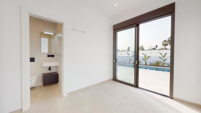 Image No.12-3 Bed Villa for sale