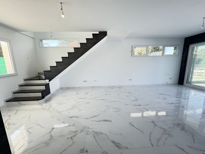 Image No.4-4 Bed Villa for sale