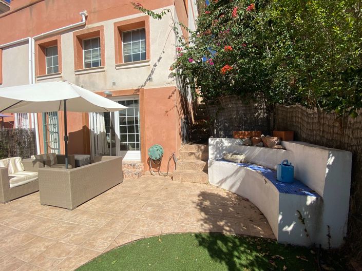 Image No.2-4 Bed Villa for sale