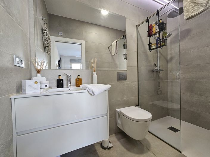 Image No.3-3 Bed Villa for sale