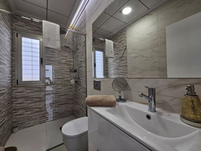 Image No.8-3 Bed Villa for sale