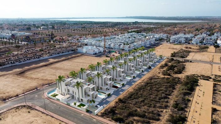 Image No.35-3 Bed Townhouse for sale