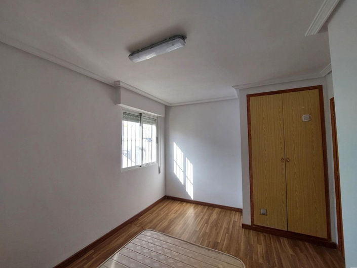 Image No.10-3 Bed Townhouse for sale