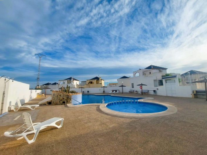 Image No.23-3 Bed Townhouse for sale