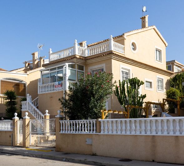 Image No.1-3 Bed Villa for sale