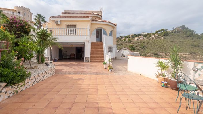 Image No.2-5 Bed Villa for sale