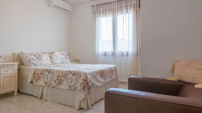 Image No.21-5 Bed Villa for sale