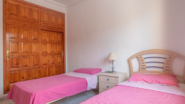 Image No.8-5 Bed Villa for sale