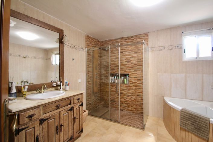 Image No.14-4 Bed Villa for sale