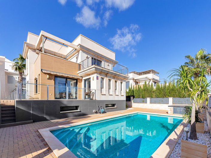 Image No.2-5 Bed Villa for sale